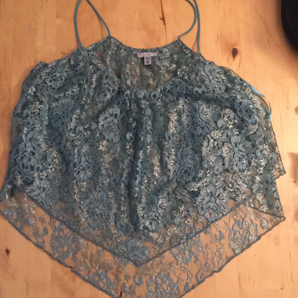 Cute lace tank top! Size M!